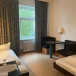 Bitterfelder Hof 3*