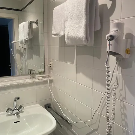 Bitterfelder Hof 3*