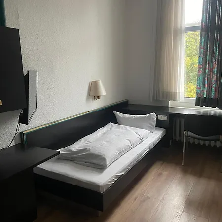 Hotel Bitterfelder Hof 3*