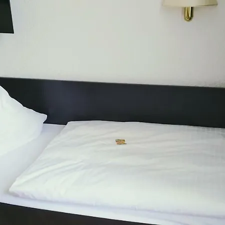 Bitterfelder Hof 3*