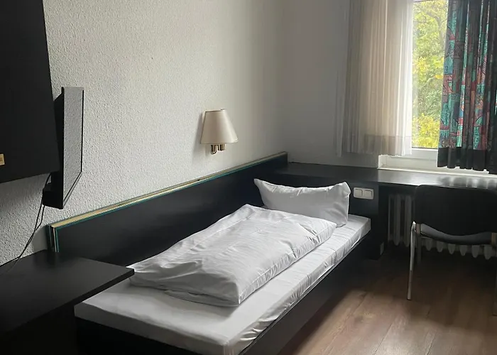 Hotel Bitterfelder Hof 3*