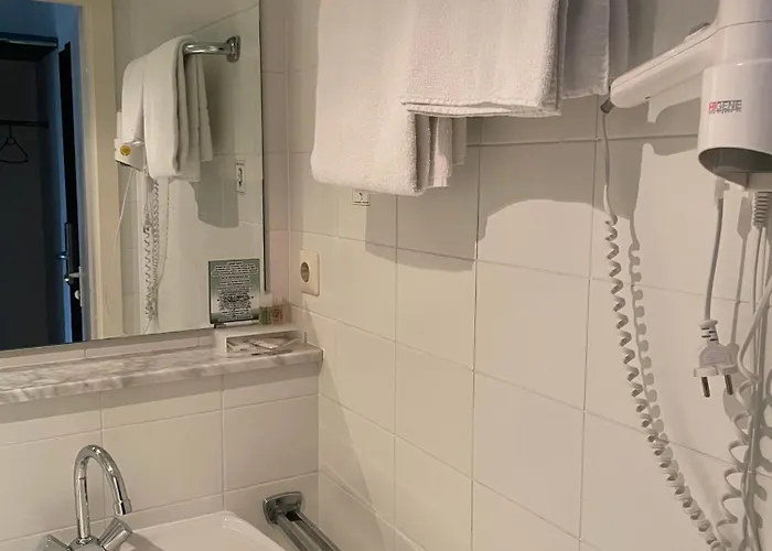 Bitterfelder Hof Hotel